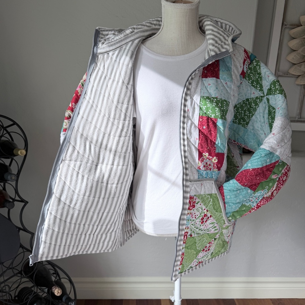 Hand Made Patchwork Christmas Winter Team Quilt Jacket with Hood Size M/L - Picture 5 of 14